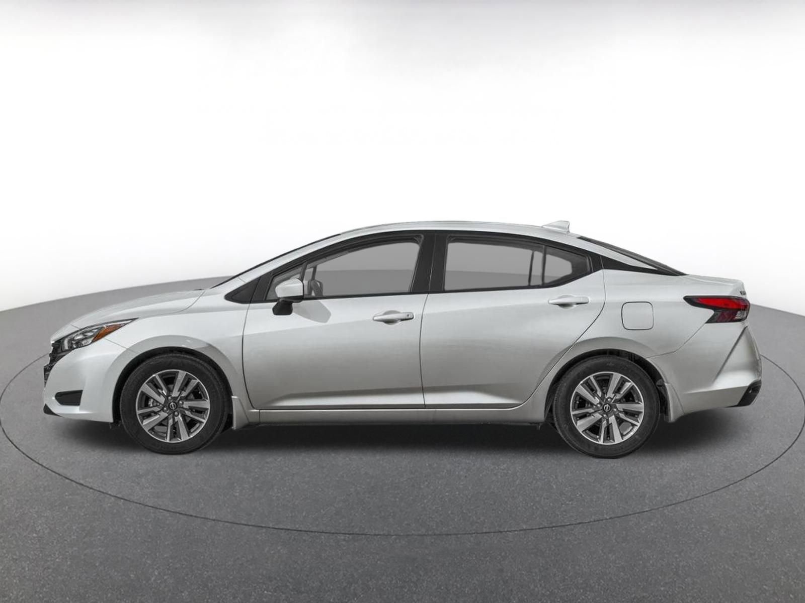 Used 2025 Nissan Versa SV FWD image 4