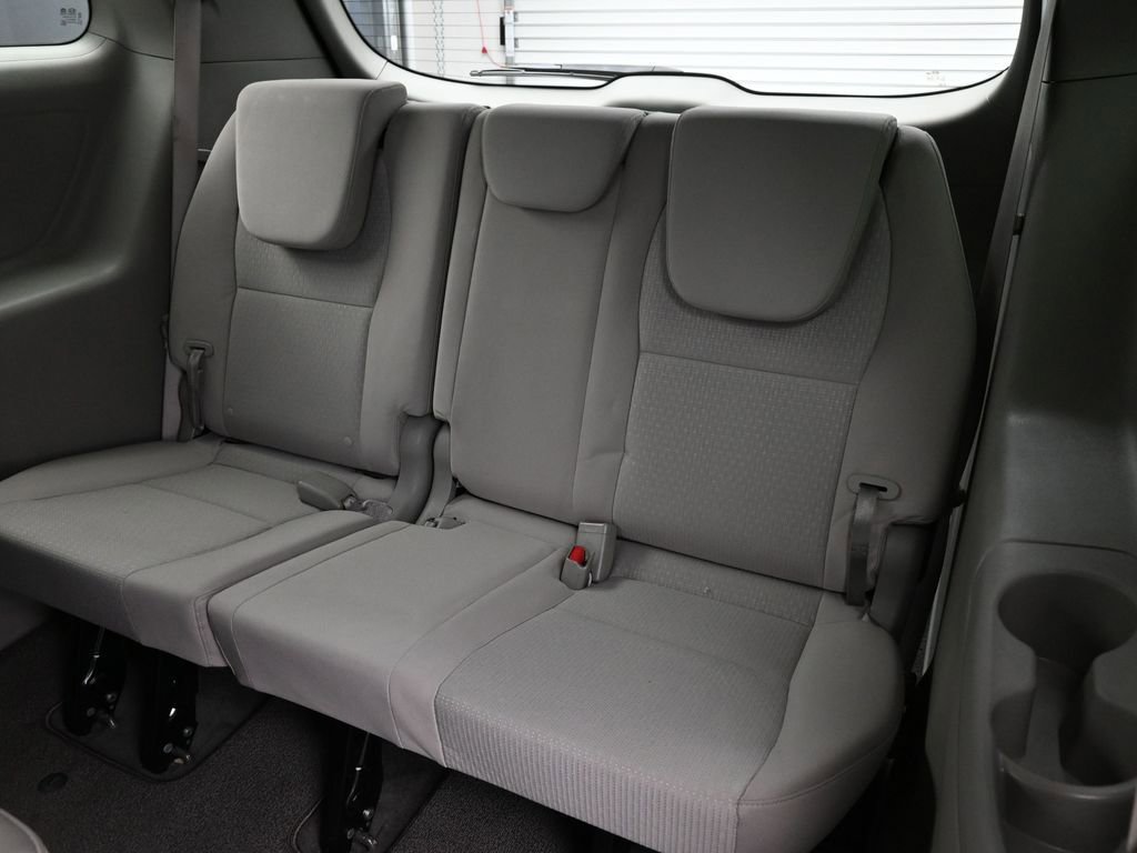 Used 2017 Kia Sedona LX image 11
