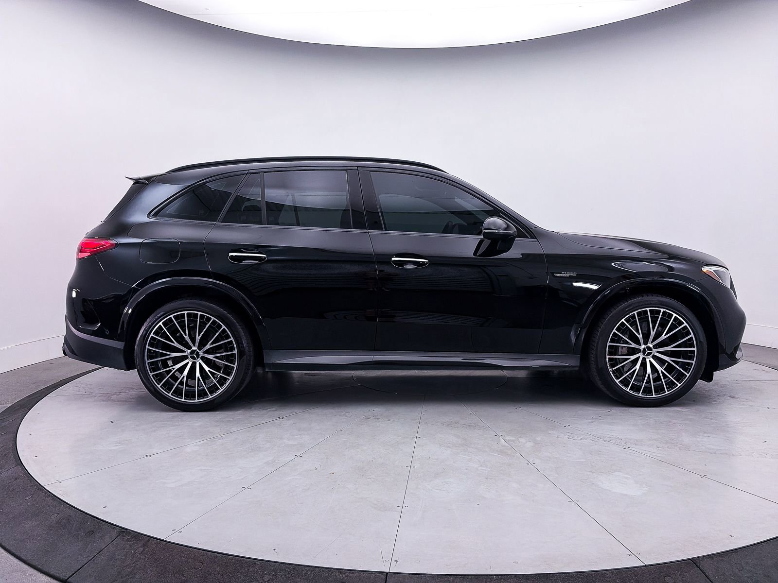 Used 2024 Mercedes-Benz GLC 43 AMG 4MATIC image 41