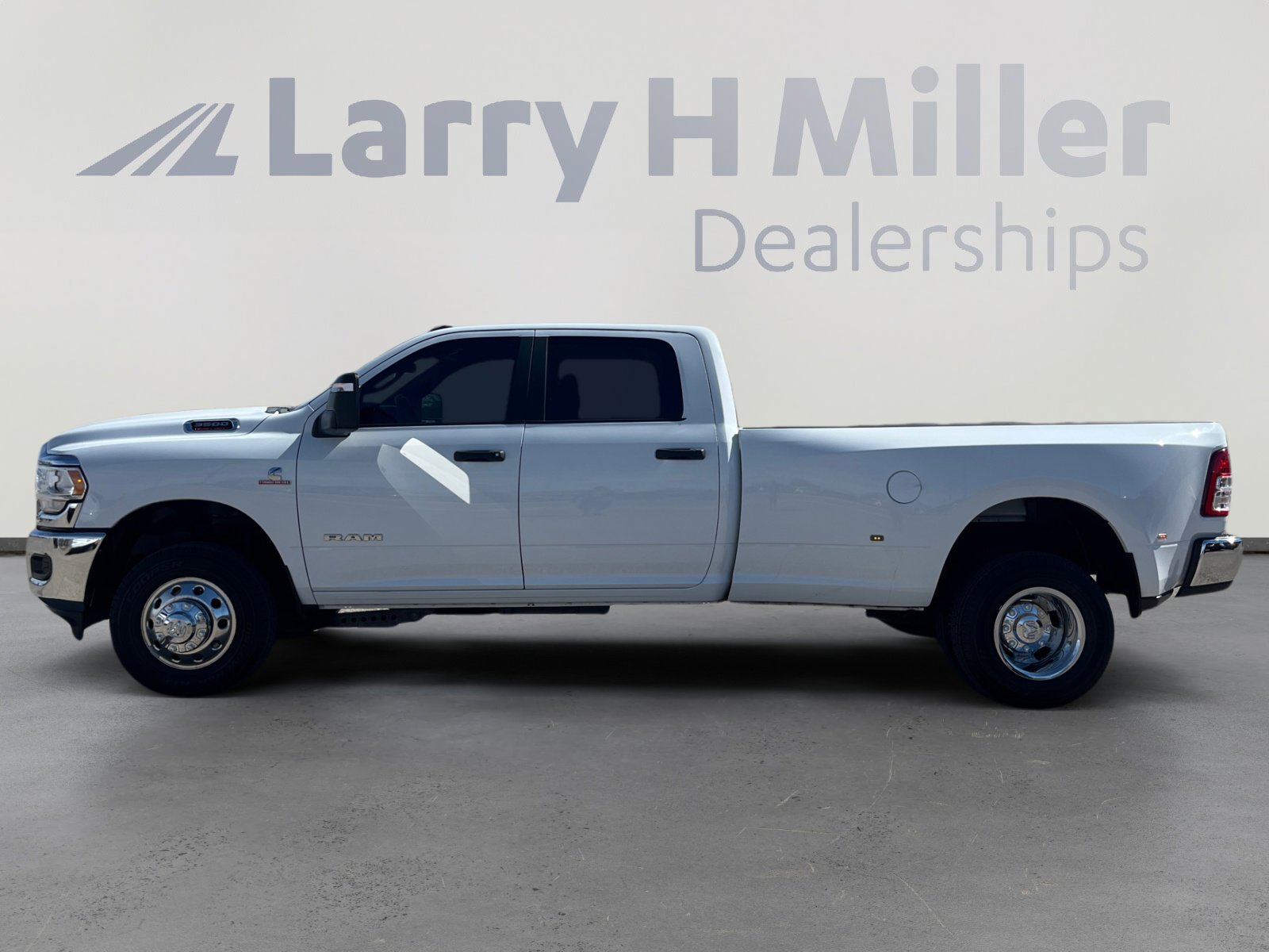 Used 2024 RAM 3500 Big Horn image 2