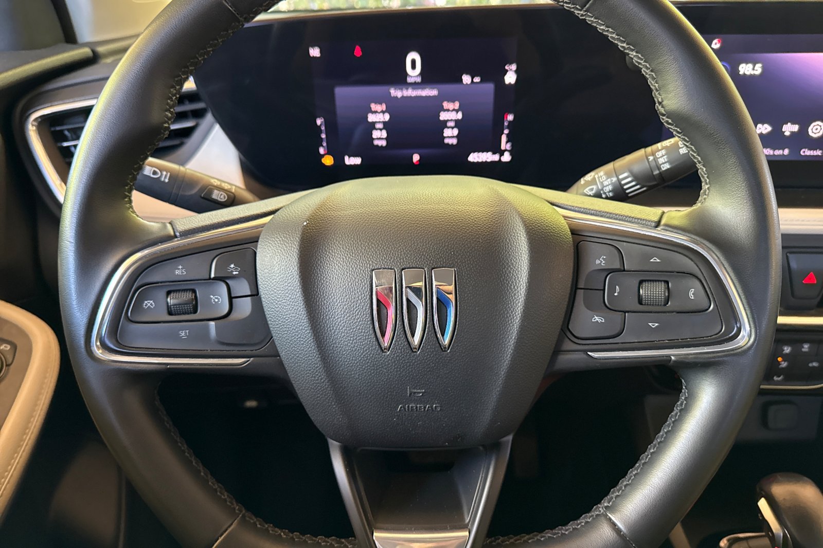 Used 2024 Buick Encore GX Sport Touring FWD image 28