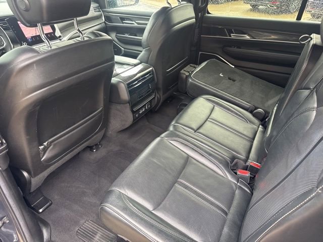 Used 2022 Jeep Wagoneer Series III AWD/4WD image 30