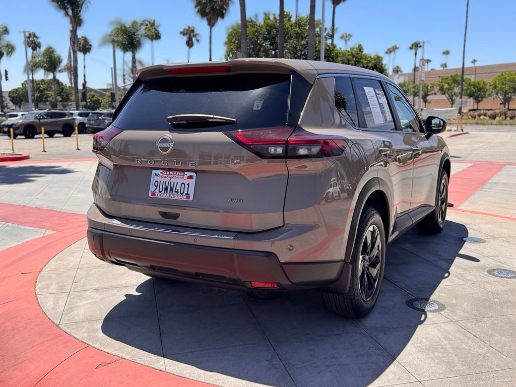 Certified 2025 Nissan Rogue SV AWD/4WD image 8