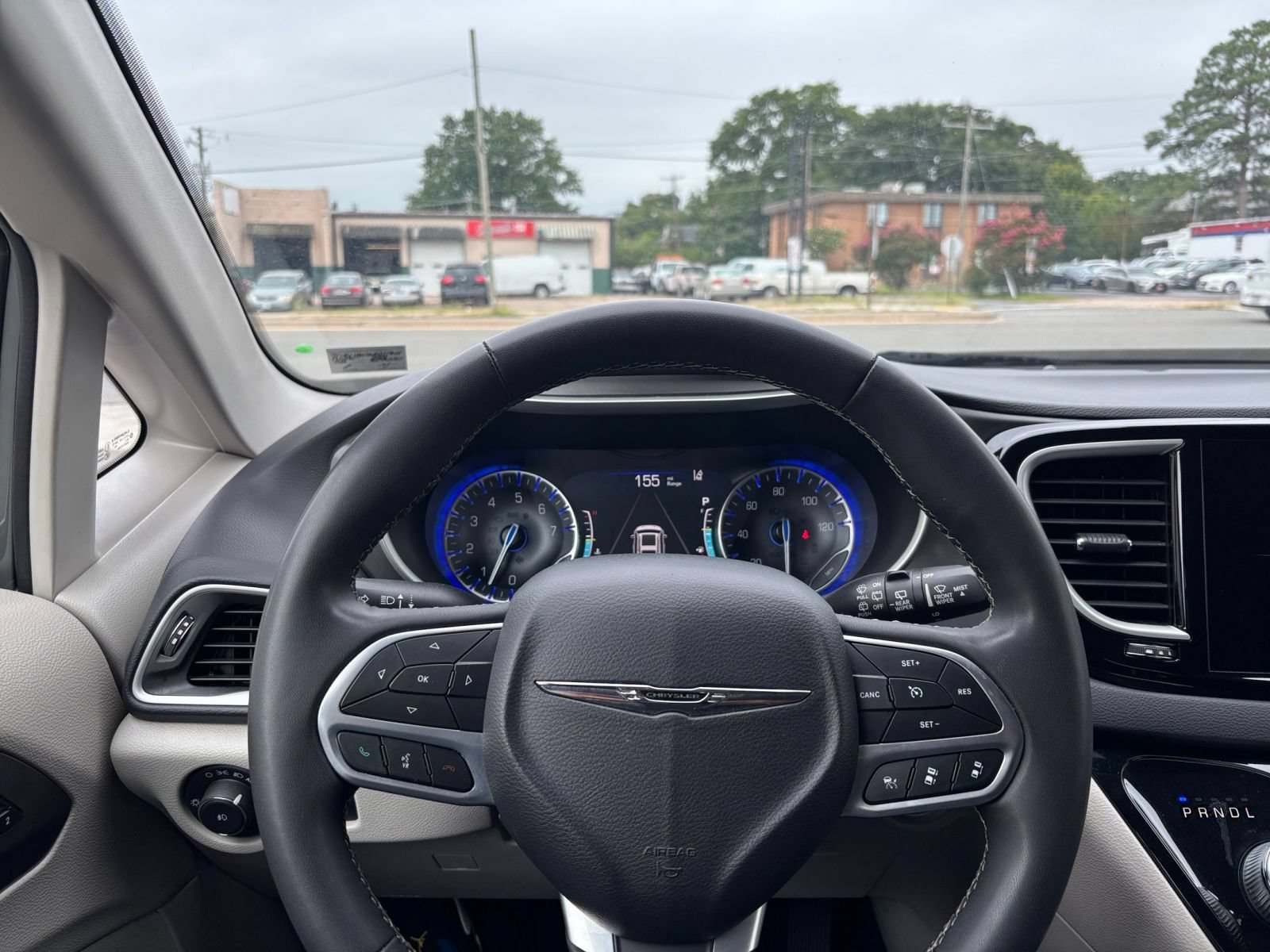 Used 2022 Chrysler Pacifica Touring-L FWD image 37