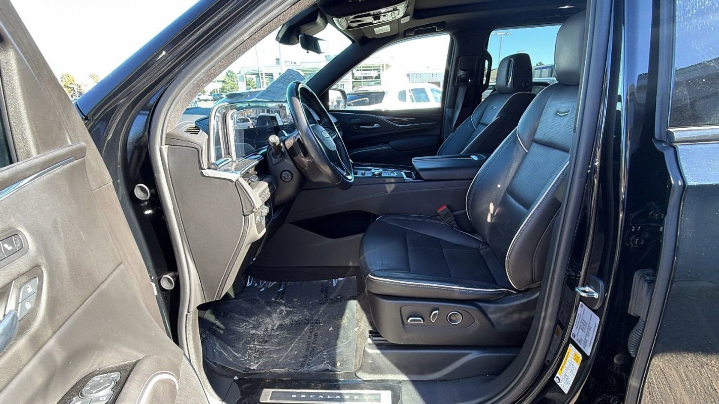 Used 2024 Cadillac Escalade ESV Sport w/ Touring Package image 19