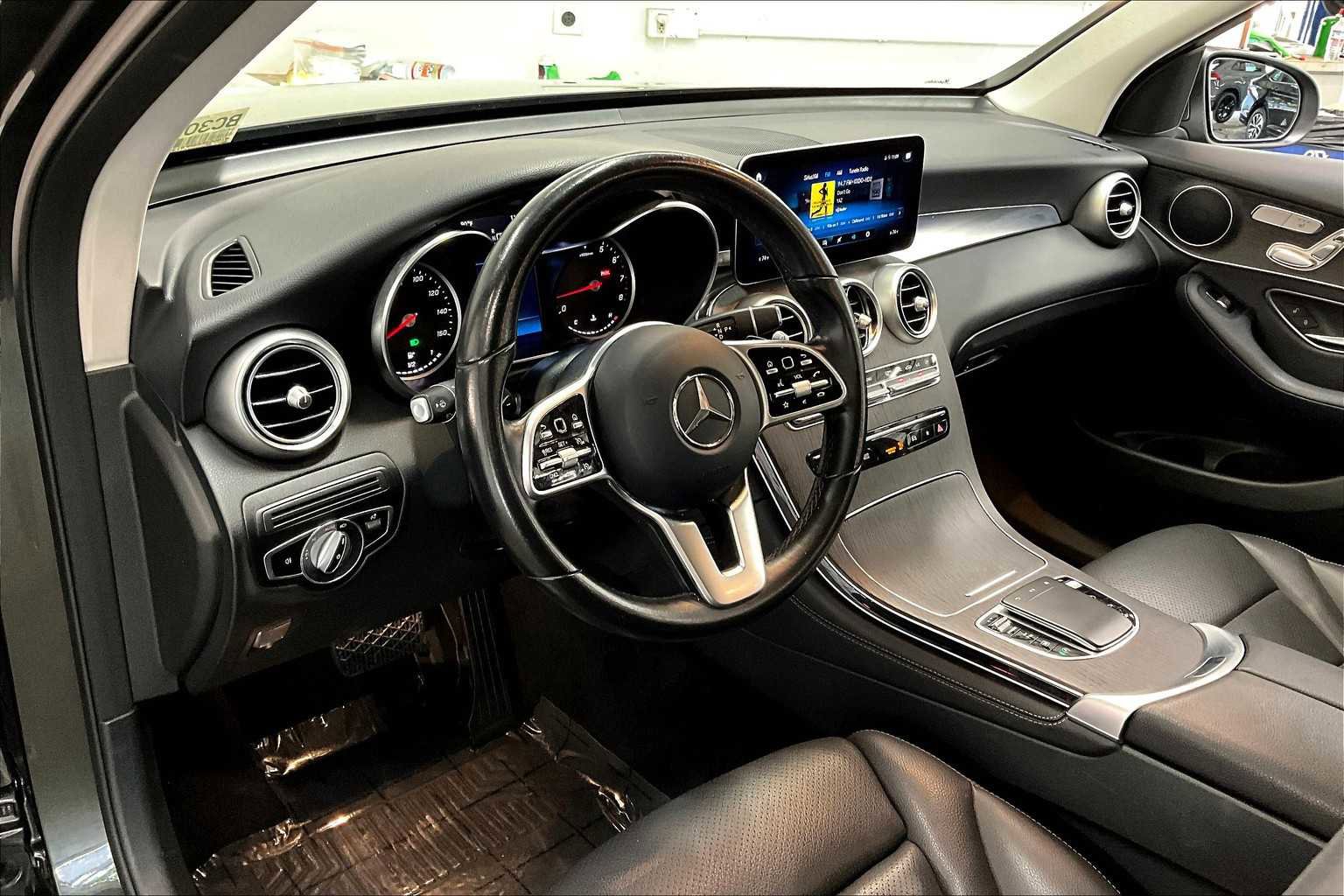 Used 2021 Mercedes-Benz GLC 300 4MATIC image 17