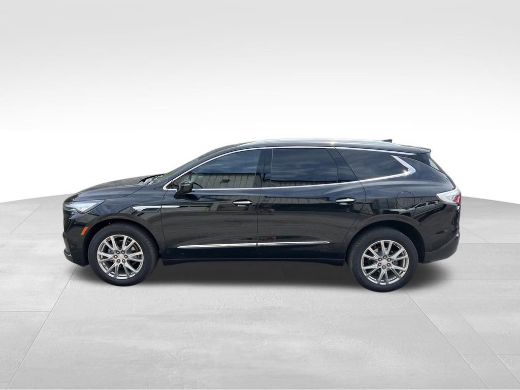 Used 2022 Buick Enclave Essence w/ Experience Buick Package FWD image 4