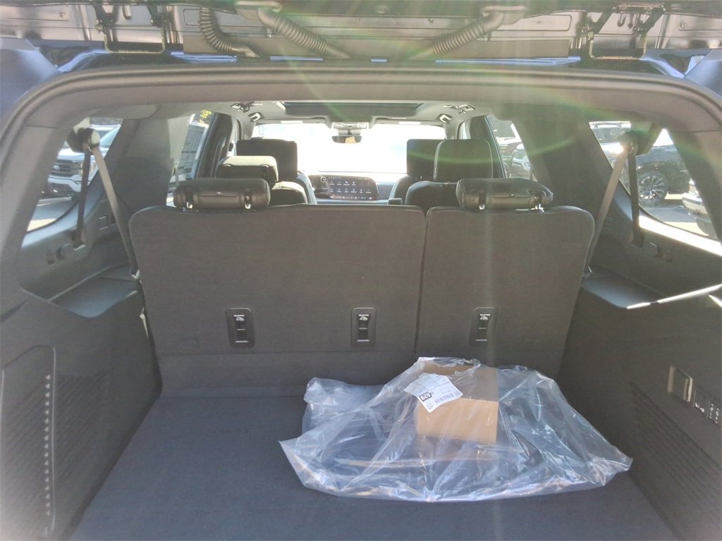 New 2026 Chevrolet Suburban High Country image 16