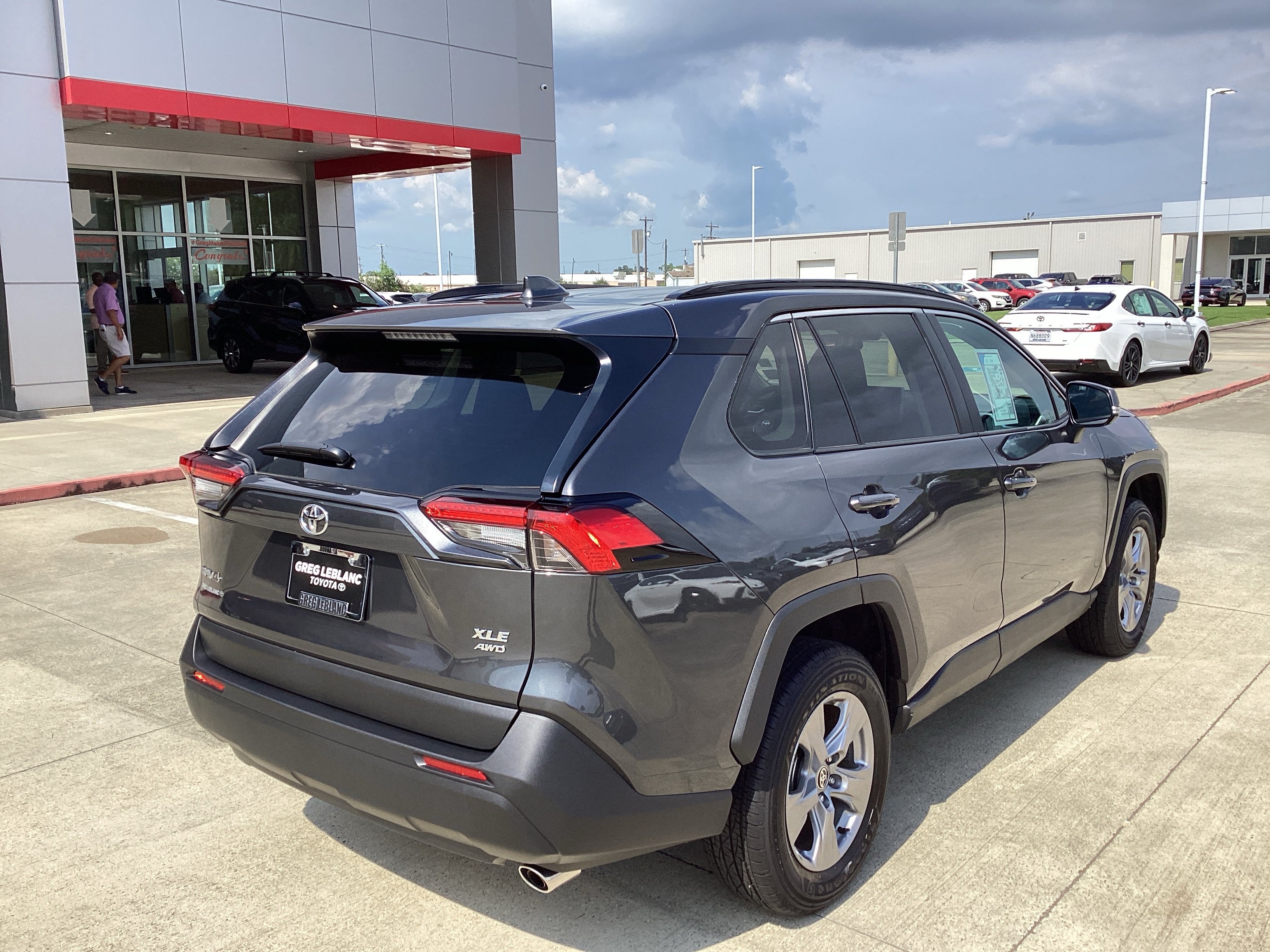Used 2025 Toyota RAV4 XLE w/ Convenience Package AWD/4WD image 7