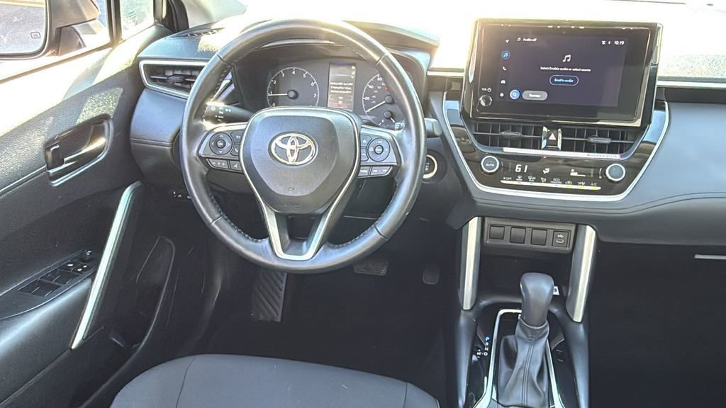 Used 2023 Toyota Corolla Cross LE image 14