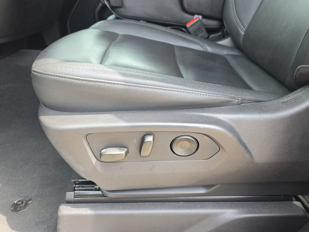 Used 2025 GMC Sierra 1500 SLT AWD/4WD image 31