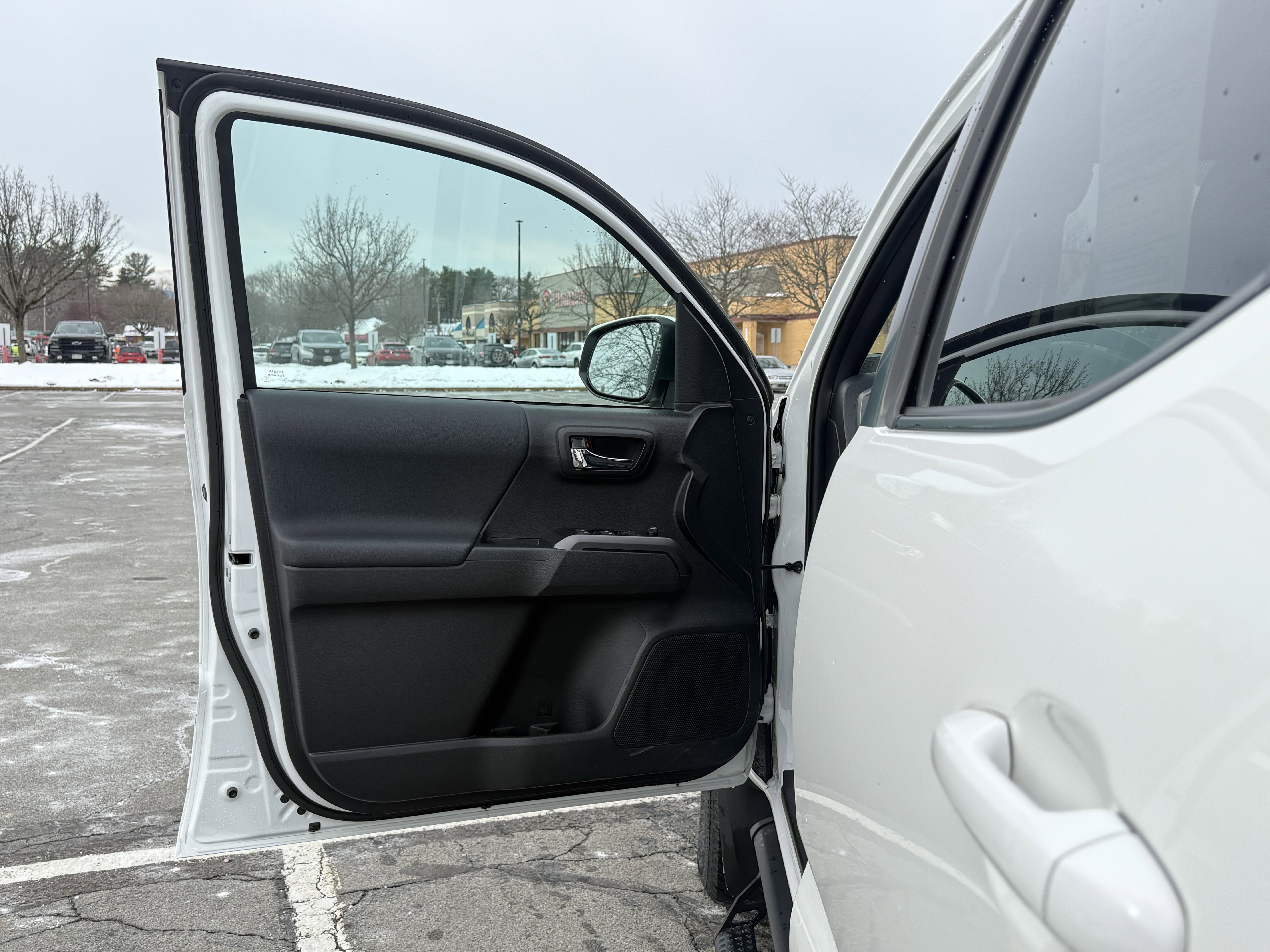 Used 2023 Toyota Tacoma TRD Off-Road image 25