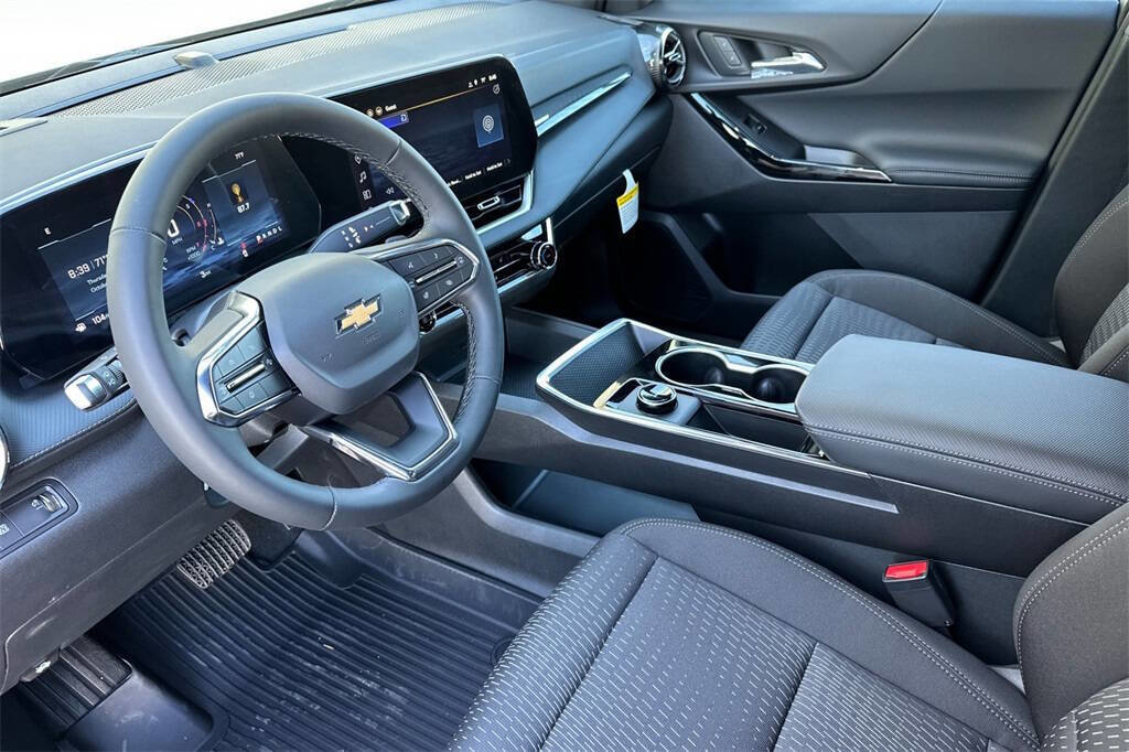 New 2026 Chevrolet Equinox LT image 11