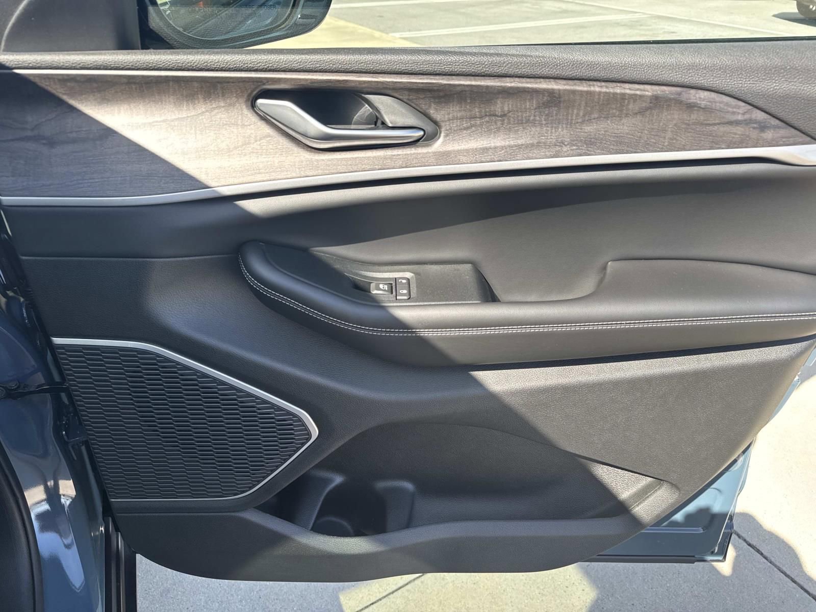 New 2026 Jeep Grand Cherokee Limited w/ Limited Altitude Package image 14