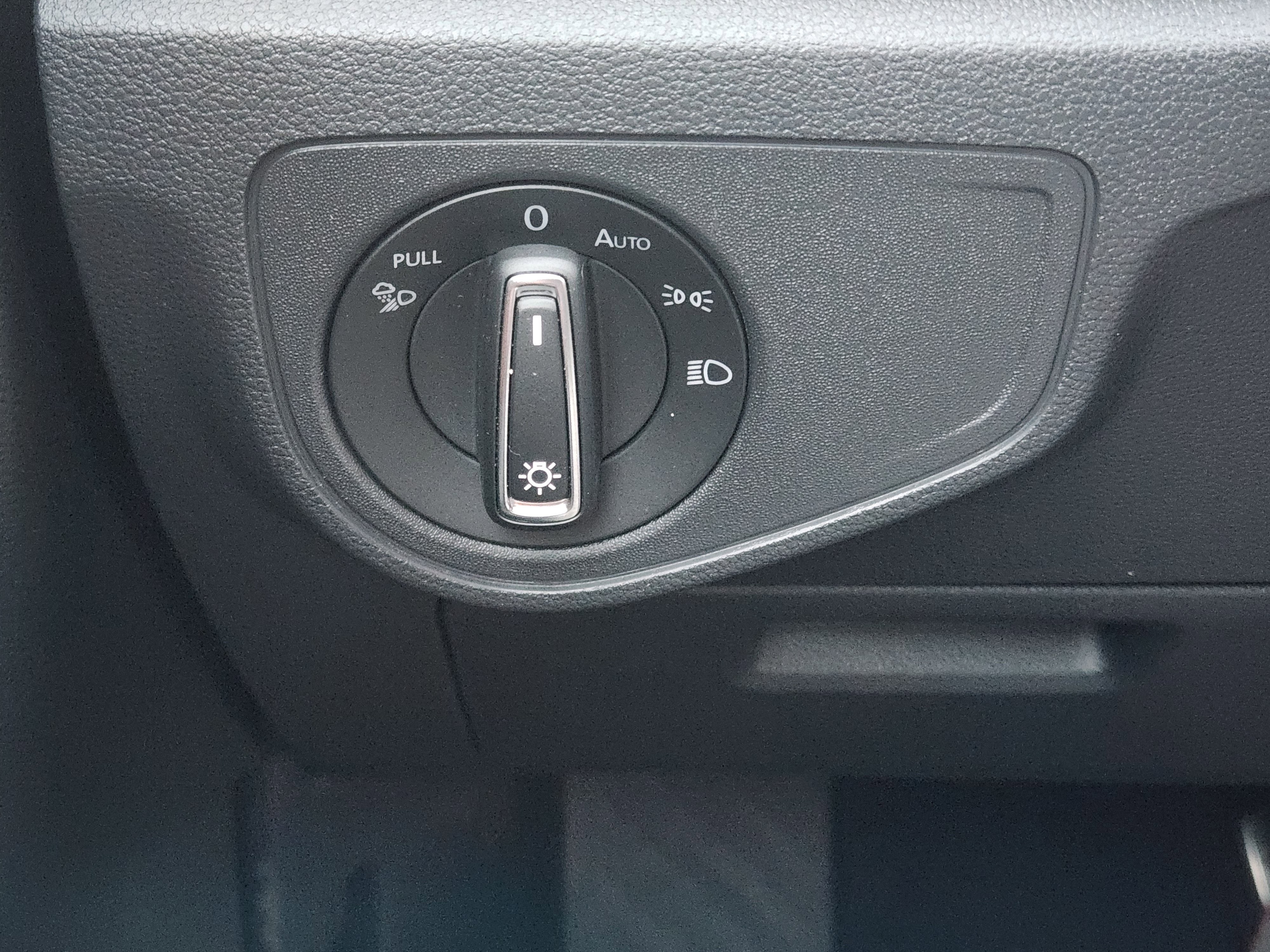 Certified 2022 Volkswagen Atlas SEL Premium image 34