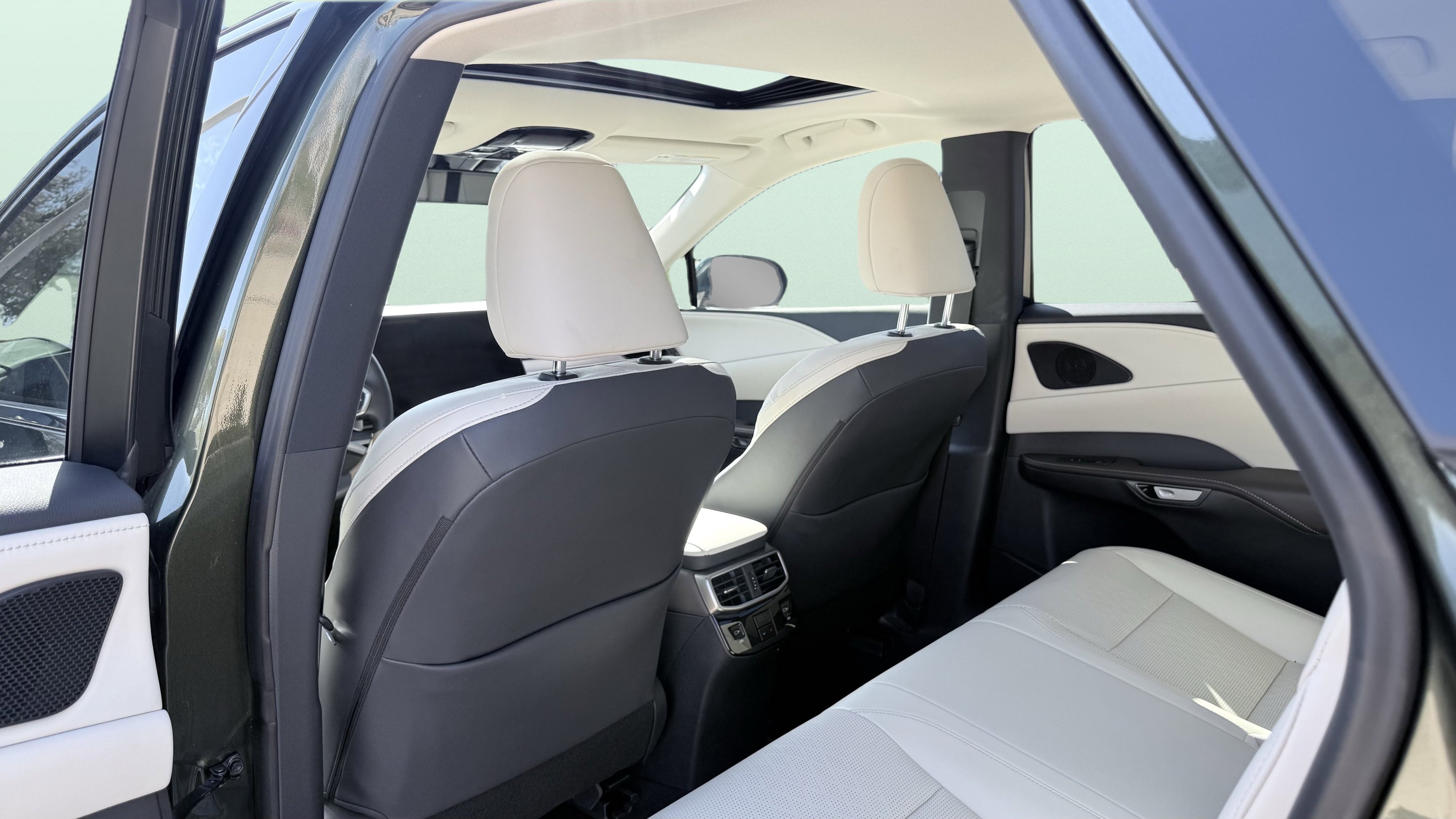 Used 2026 Lexus RX 350 Premium Plus w/ Accessory Package (Z1) FWD image 35