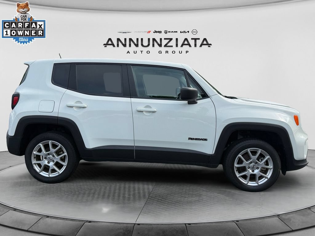 Used 2023 Jeep Renegade Latitude AWD/4WD image 6