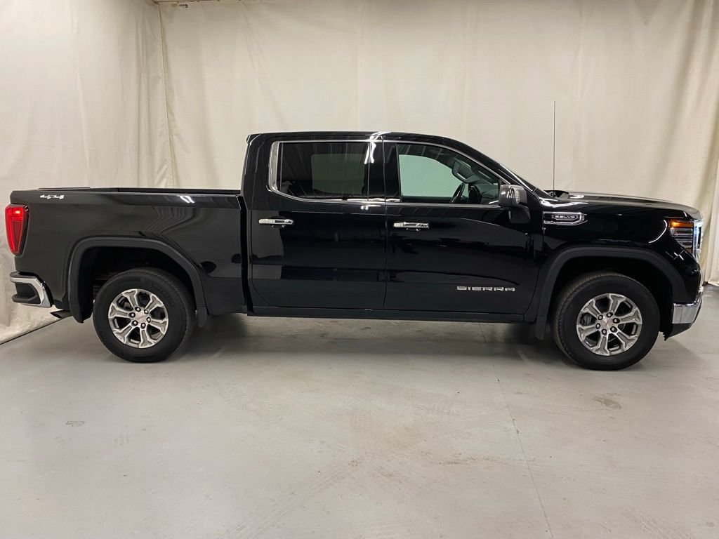 Used 2025 GMC Sierra 1500 SLT AWD/4WD image 9