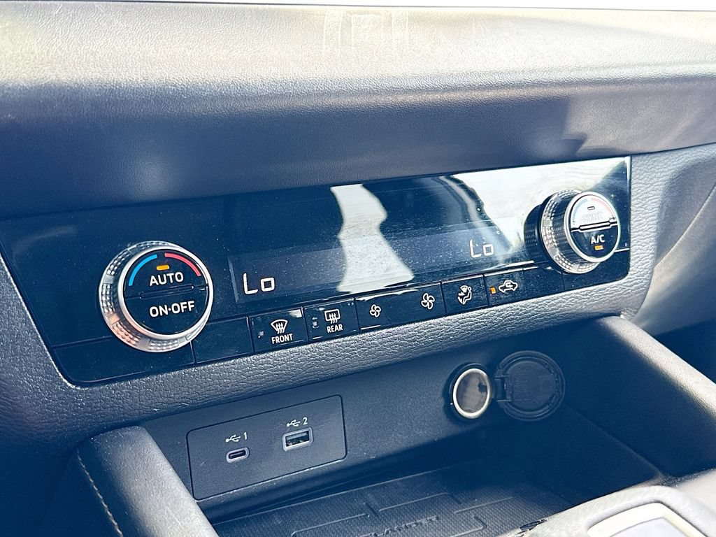 Used 2024 Mitsubishi Outlander ES FWD image 15