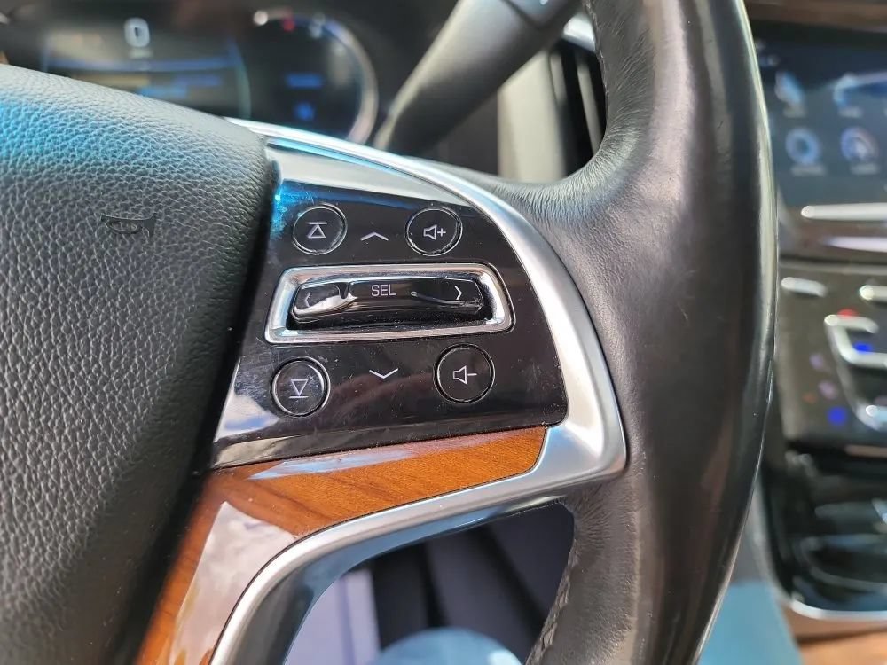 Used 2018 Cadillac Escalade Luxury AWD/4WD image 22