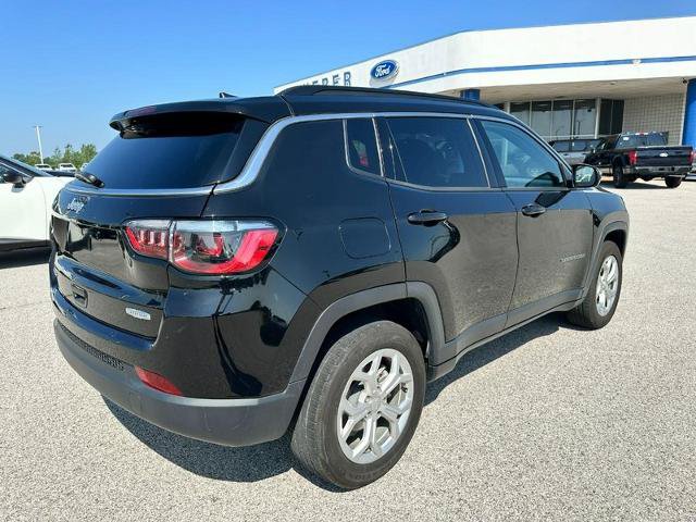 Used 2024 Jeep Compass Latitude AWD/4WD image 6