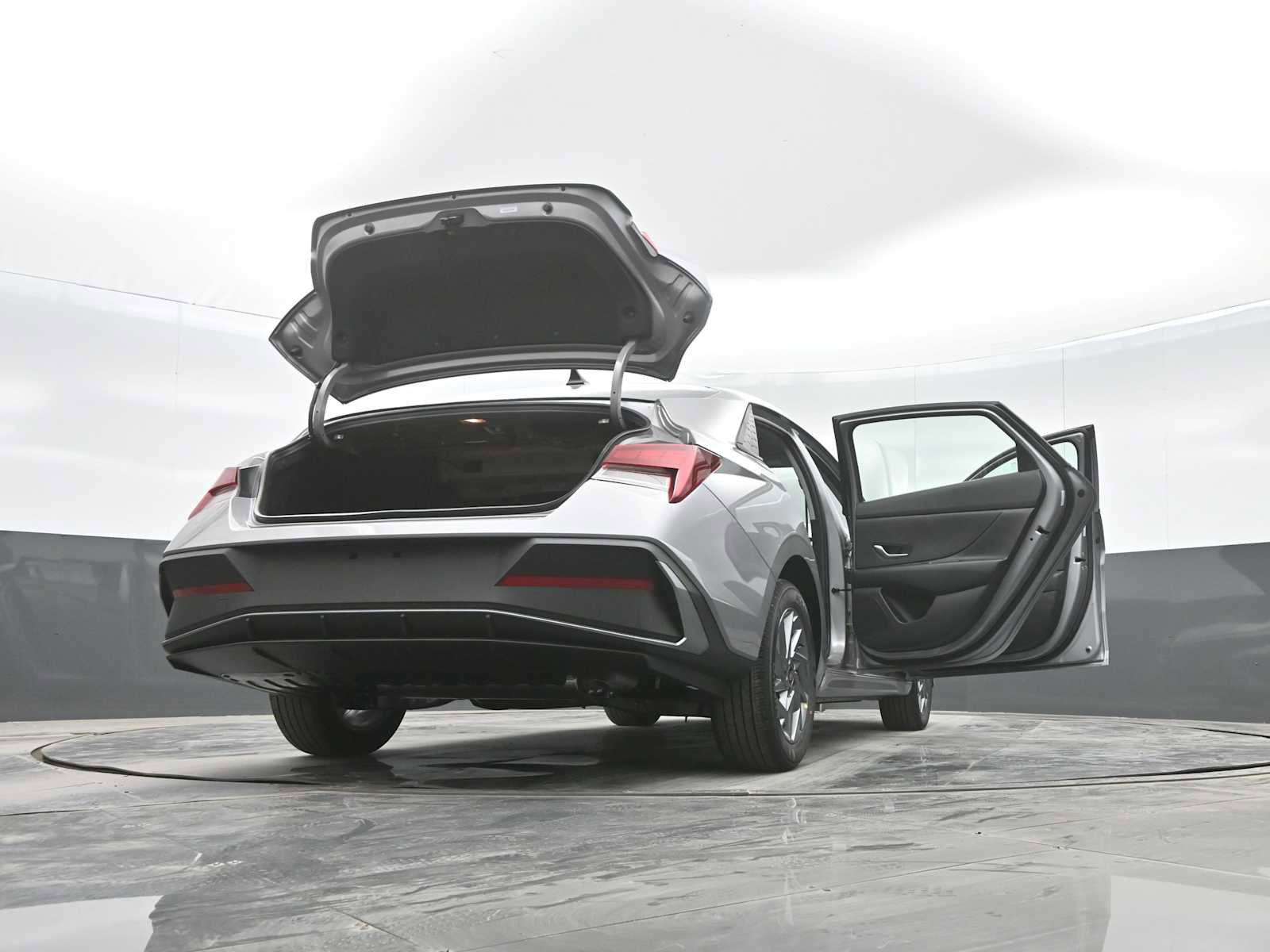 New 2026 Hyundai Elantra Blue image 32