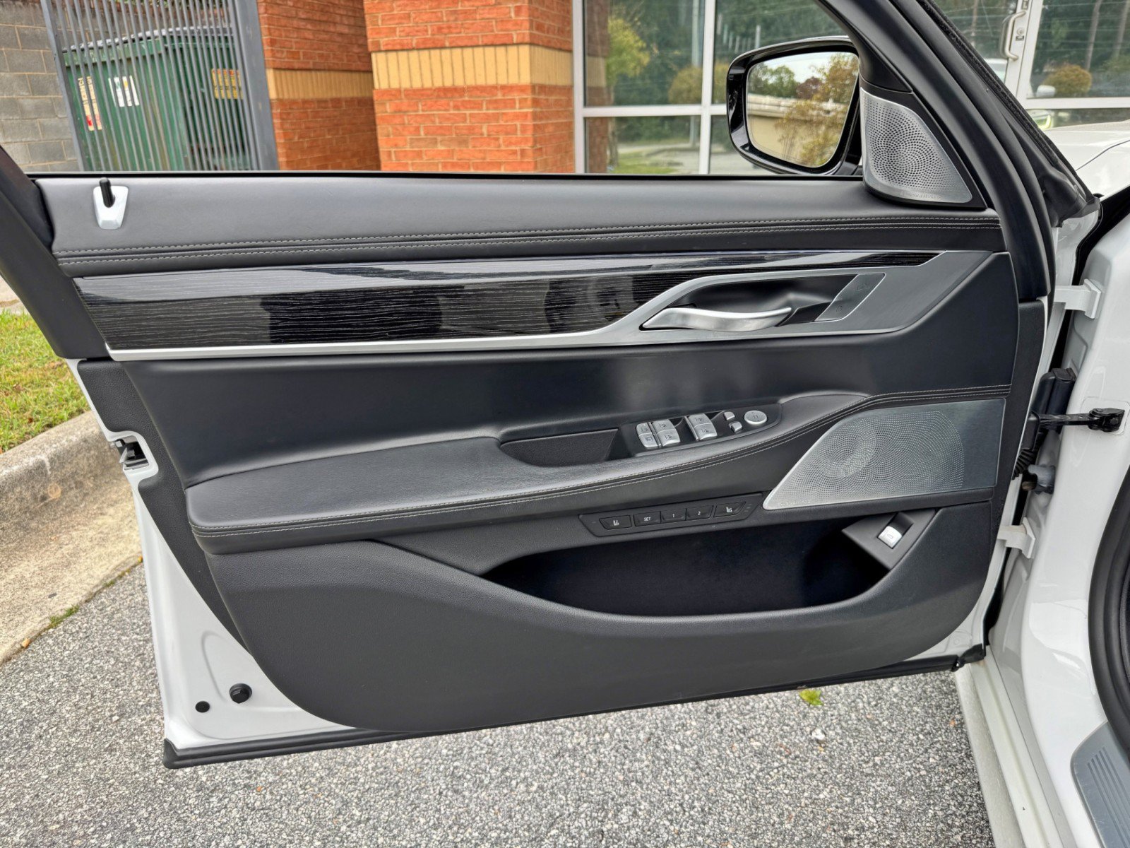Used 2020 BMW 750i xDrive w/ Executive Package AWD/4WD image 48