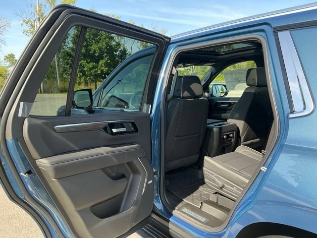 New 2026 Chevrolet Tahoe Premier w/ Sun And Tow Package AWD/4WD image 17