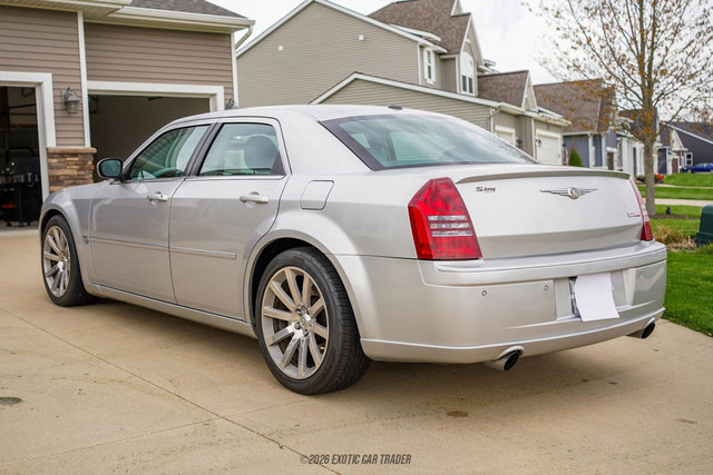 Used 2006 Chrysler 300 SRT8 w/ SRT Option Group II RWD image 6