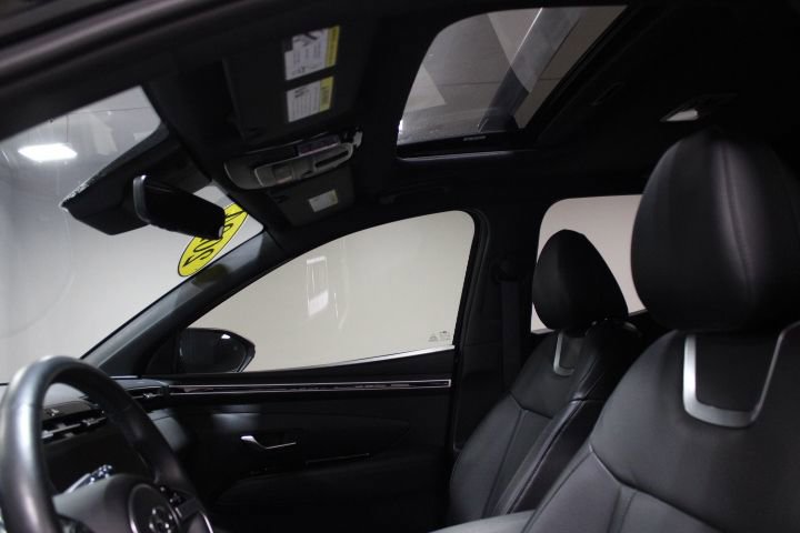 Used 2024 Hyundai Santa Cruz Limited image 3