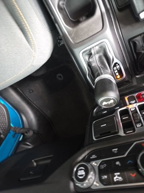 Used 2024 Jeep Wrangler Unlimited AWD/4WD image 17