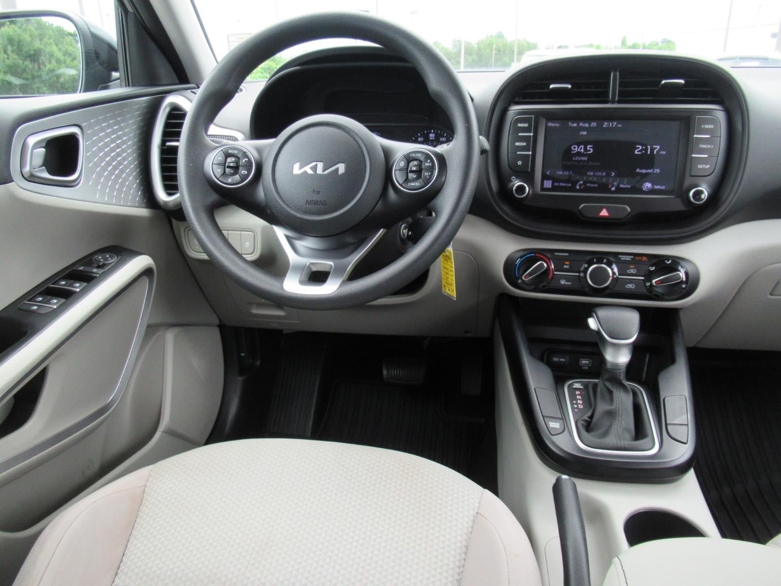 Used 2022 Kia Soul LX w/ Technology Package FWD image 13