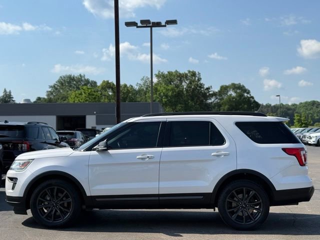 Used 2018 Ford Explorer XLT w/ XLT Appearance Package AWD/4WD image 45