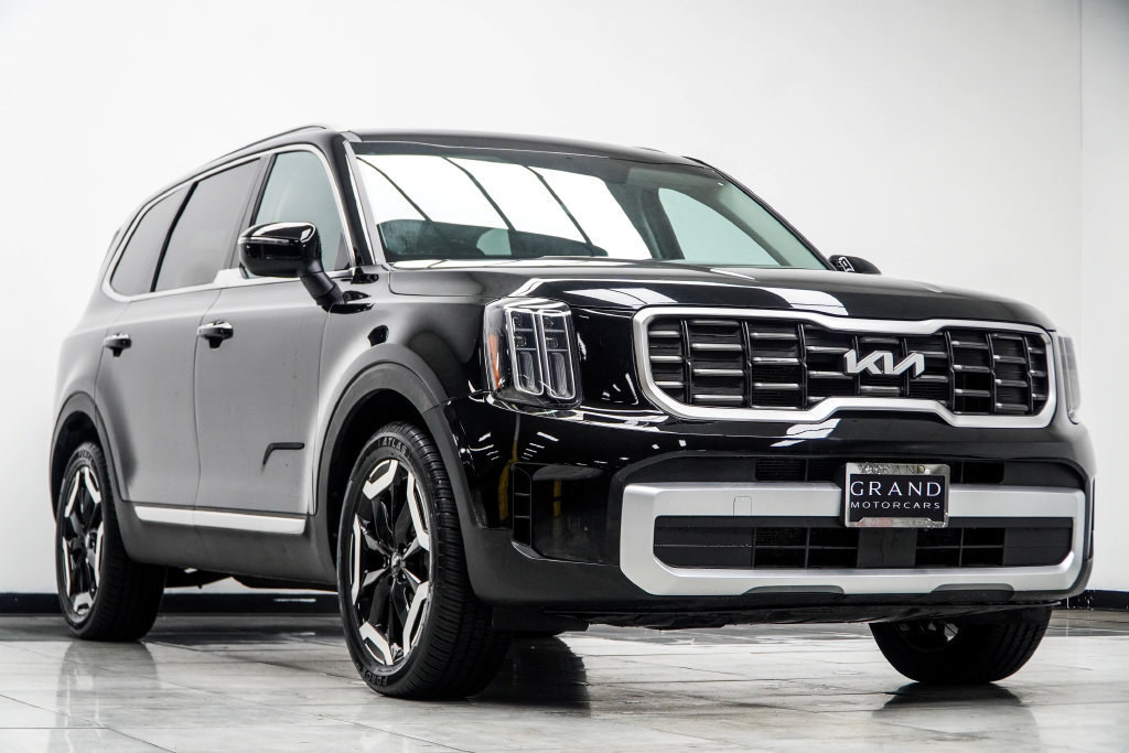 Used 2023 Kia Telluride S w/ S Sunroof Package FWD image 5