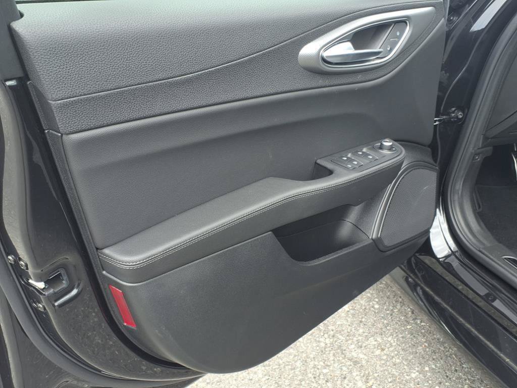 New 2025 Alfa Romeo Giulia w/ Driving Assist Package RWD image 4