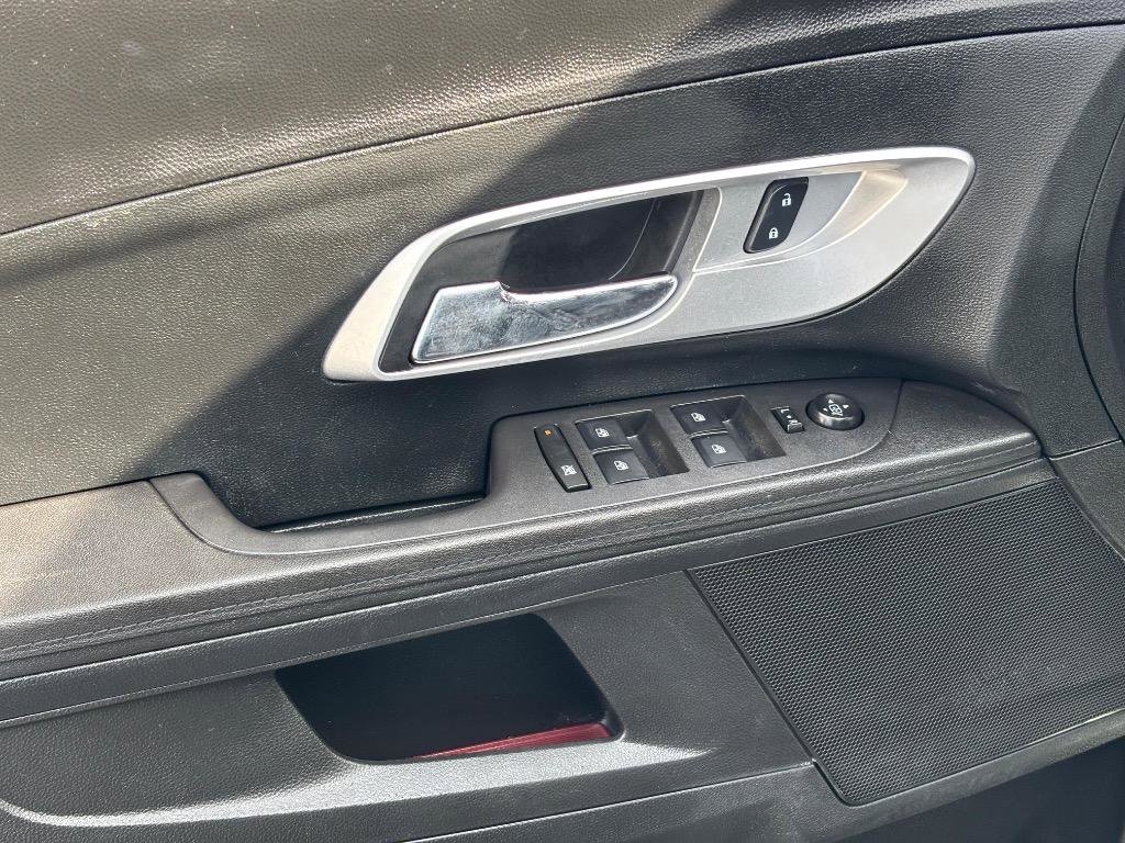 Used 2017 Chevrolet Equinox LT image 14