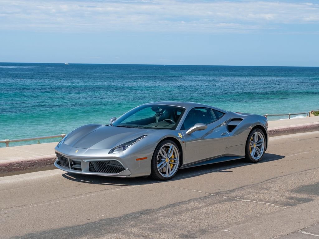 Used 2018 Ferrari 488 GTB image 1