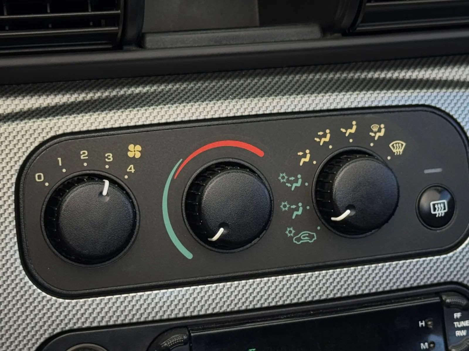 Used 2006 Chrysler Sebring GTC FWD image 31