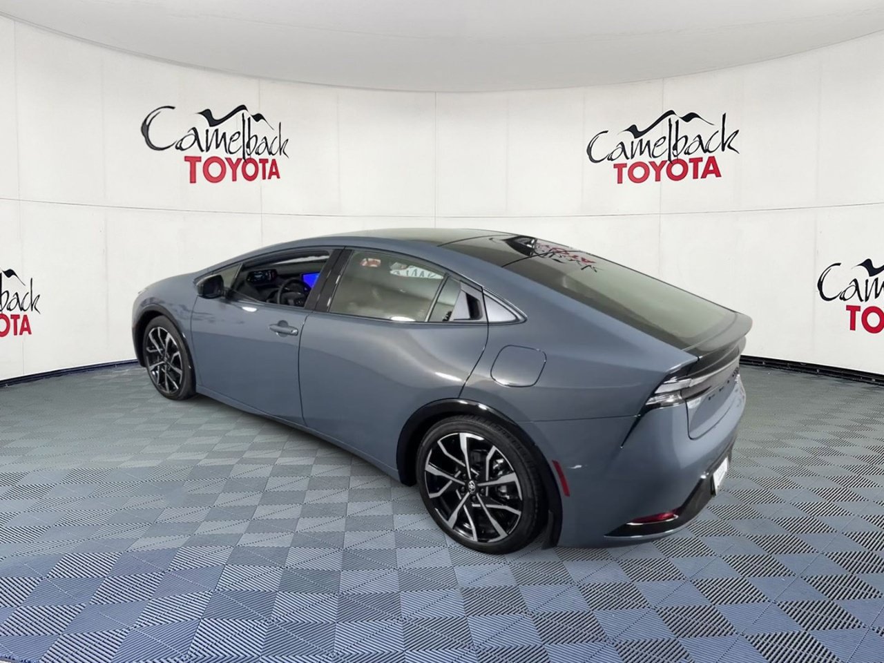 New 2027 Toyota Prius Plug-In Hybrid FWD image 9