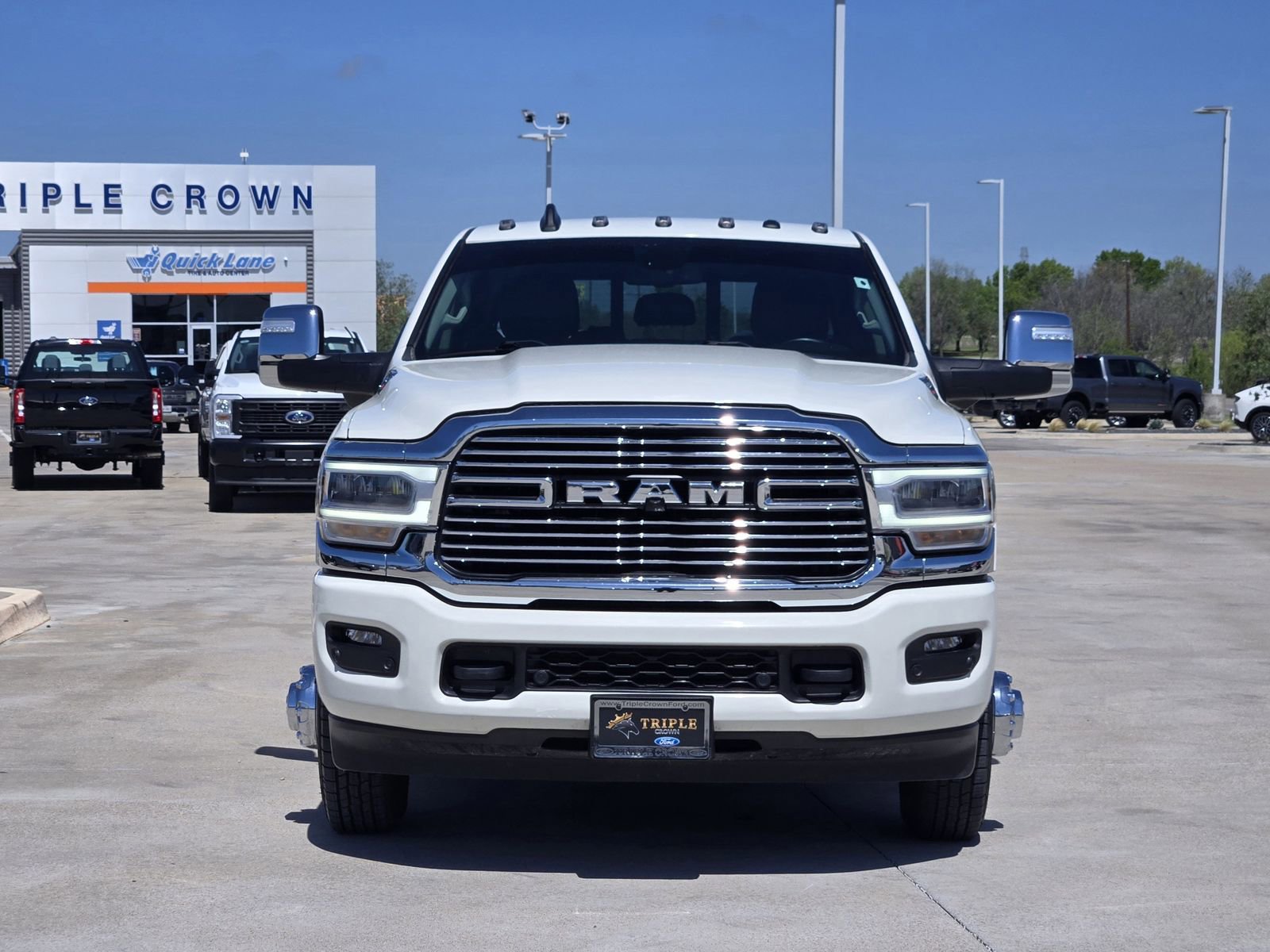 Used 2024 RAM 3500 Laramie w/ Towing Technology Group AWD/4WD image 6