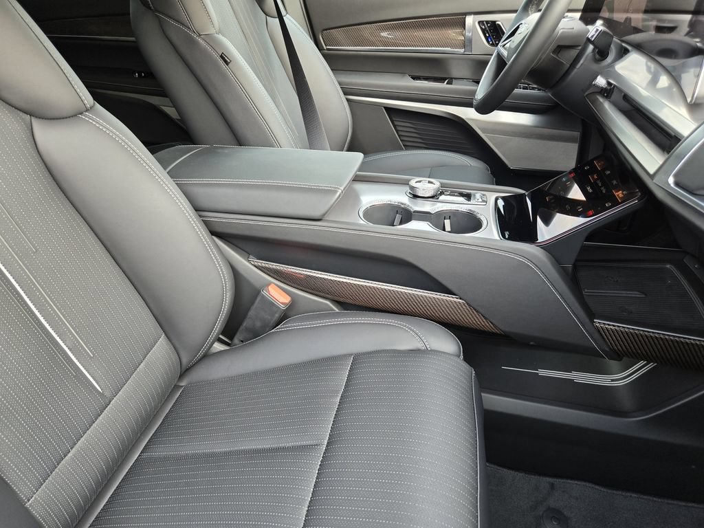 New 2027 Cadillac Vistiq Luxury AWD/4WD image 8