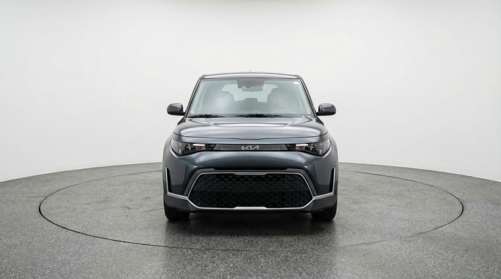 Used 2025 Kia Soul LX w/ LX Technology Package image 2