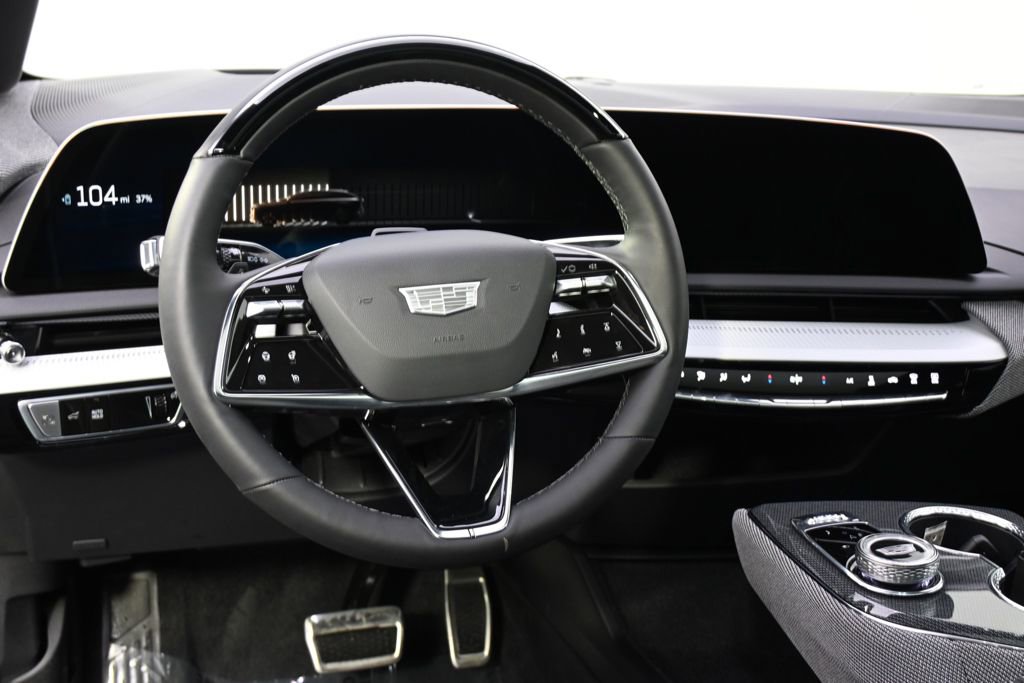New 2026 Cadillac Optiq Sport 2 w/ LPO, Floor Liner Package AWD/4WD image 12