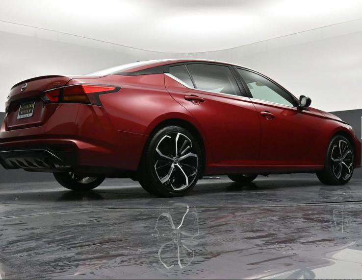 Used 2023 Nissan Altima 2.5 SR FWD image 8