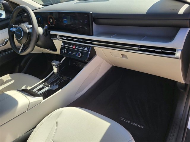 Certified 2025 Hyundai Tucson SE image 7