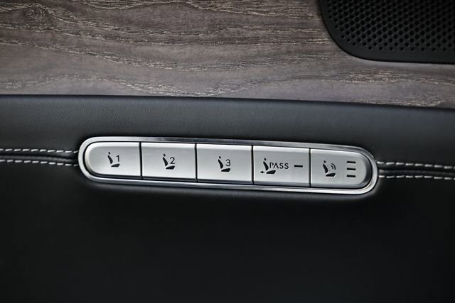 Used 2023 Genesis G90 3.5T image 16