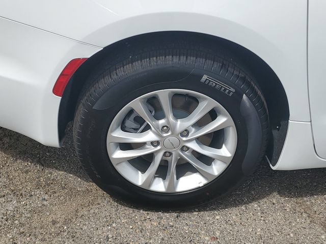 New 2027 Chrysler Pacifica Select AWD/4WD image 5