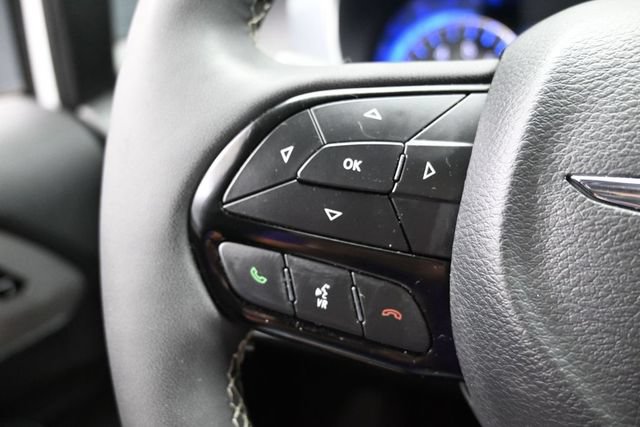 Used 2025 Chrysler Pacifica Limited FWD image 30