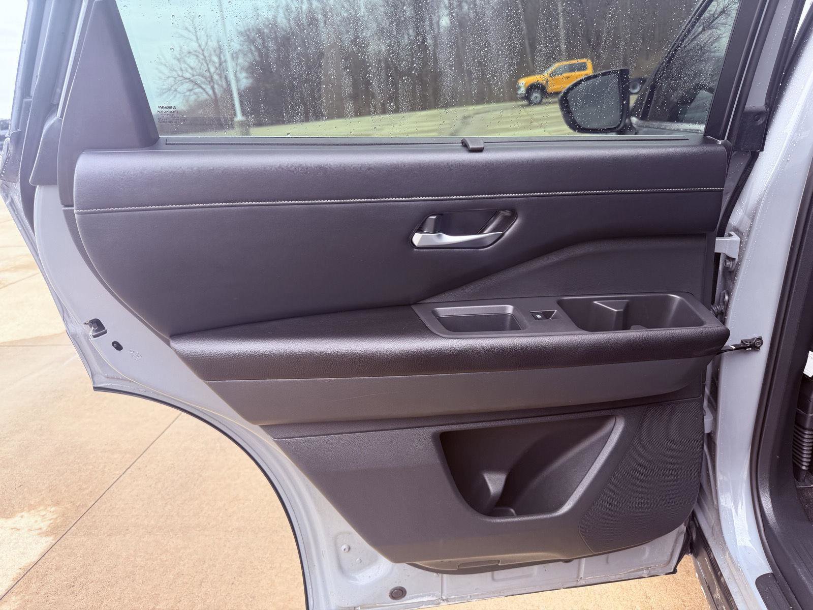 Used 2024 Nissan Pathfinder SL image 24