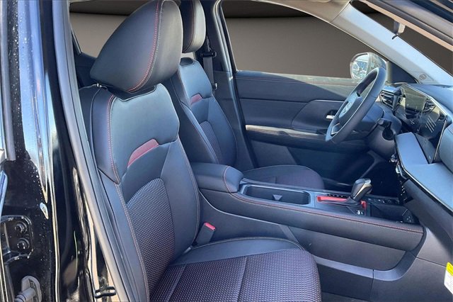 New 2026 Nissan Kicks SR image 11